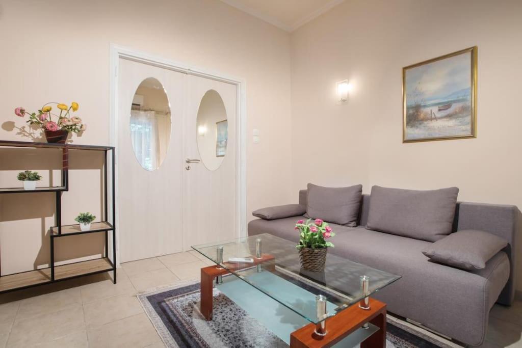 Apartment In The Centre Of Athina Athens Ngoại thất bức ảnh