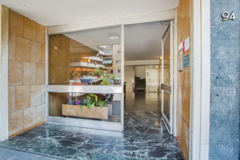 Apartment In The Centre Of Athina Athens Ngoại thất bức ảnh